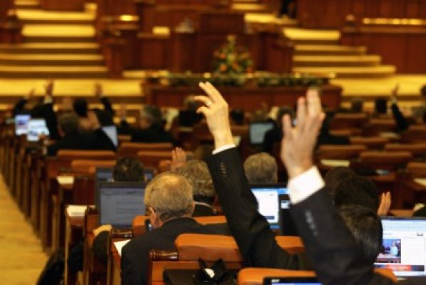 Deputaţii au cheltuit în septembrie 1,2 milioane lei pentru cazare